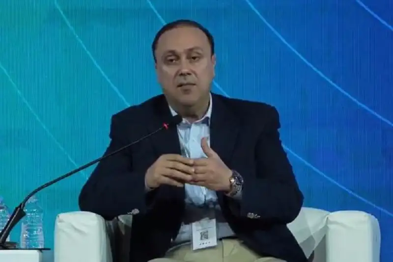 الحكومة: نستعين بمؤثري التواصل الإجتماعي لنفي