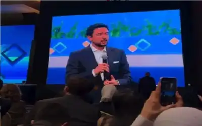 أسرار على الطريق إلى بكين.. سيارات