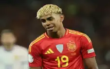ضربة قوية لإسبانيا .. لامين يغيب