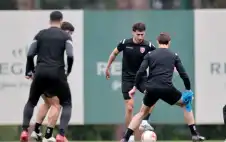 رياضة ـ المنتخب الوطني يبدأ اليوم المرحلة الأخيرة