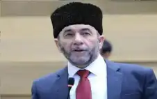 مشوقة يسأل الحكومة عن أسس التstrongعيstrongينات
