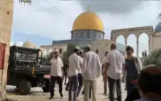بالمئات.. مستوطنون يقتحمون الأقصى بحماية الاحتلال