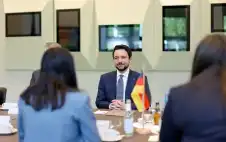 strongولي العهدstrong يلتقي وزيرة التعاون الاقتصادي