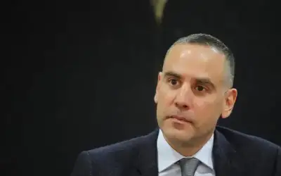 لملك يبحث مع ترامب وقادة دول