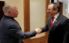 الملك يبحث مع وstrongزيstrongر الخارجية الفنزويلي