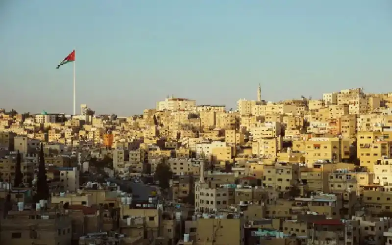 طقس أردني لطيف الجمعة والسبت وارتفاع