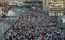 بدء مغstrongادرstrongة آلاف الحجاج مكة المكرمة