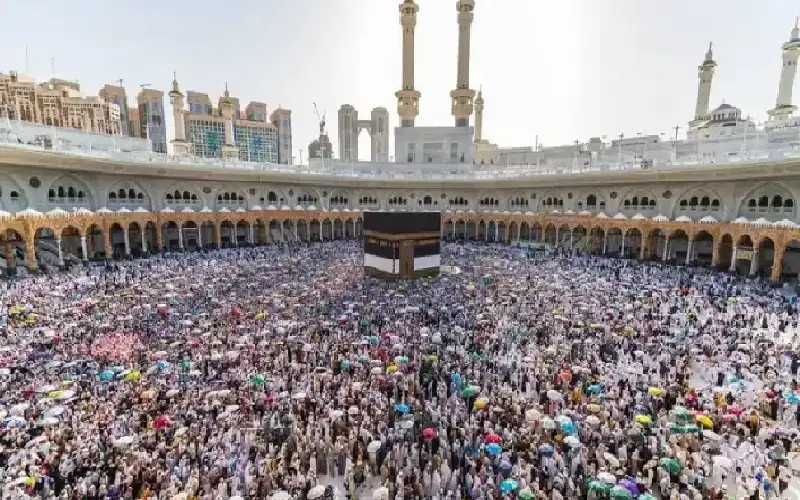 الحجاج المتعجلون يبدأون طواف الوداع في