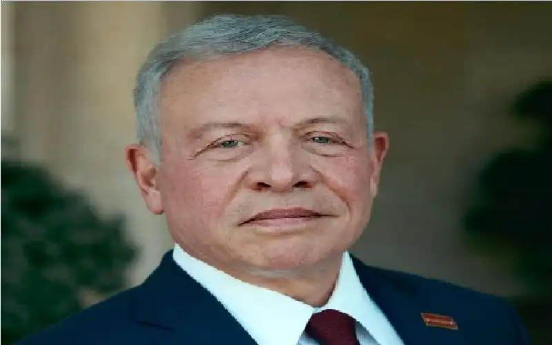 الملك يؤكد ضرورة تكثيف الجهود الدولية