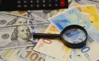 الدولار يهبط من أعلى مستوى في