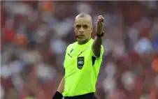 طاقم براstrongزيstrongلي يدير افتتاح كأس العالم