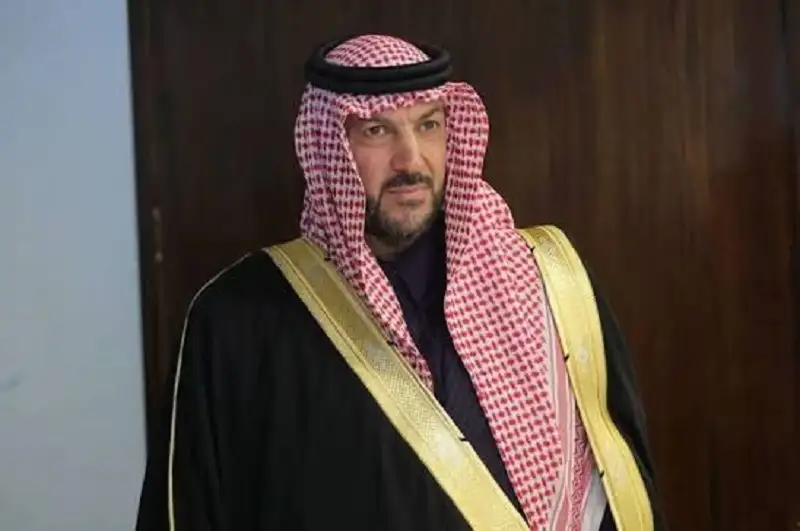 عبد الكريم الحويان.. عباءة تطوق الخصومات