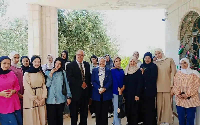 جلسة حوارية وطنية بعنوان بعيون الشباب