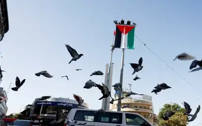غرام الذهب عيار 21 ينخفض دينارا