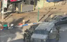 الاحتلال يداهم مطعما بنابلس ويعتقل شابا