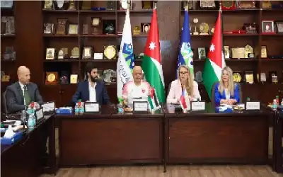 البشير: تطالب بالحد من البيروقراطية القابعة