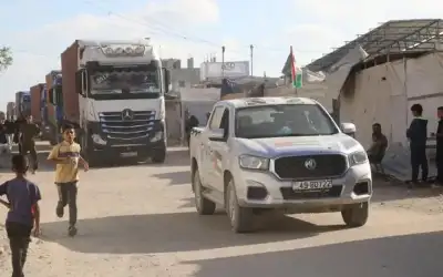 الدفاع المدني يتعامل مع حريق صهريج