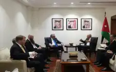 الصفدي يلتقي كبير مستشاري ترامب للشؤون