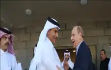 السفير القطري آل ثاني يعstrongزيstrong عشيرة