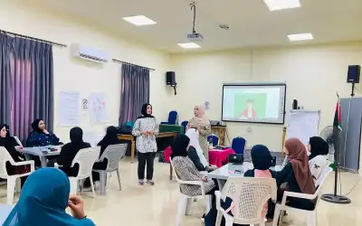 امرأة تقاضي شركتها بعد تقاضيها راتبا