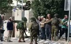 عصابات المستوطنين تعتدي على منازل الفلسطينيين