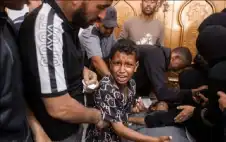 استشهاد طفل متأثرا بإصابته وسيدة.. وجيش