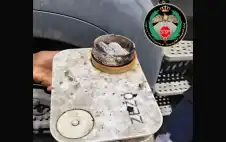 ضبط سائق مركبة يدخن الأرجيلة أثناء