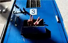 تمديد توقيف 3 أسرى قاصرين في