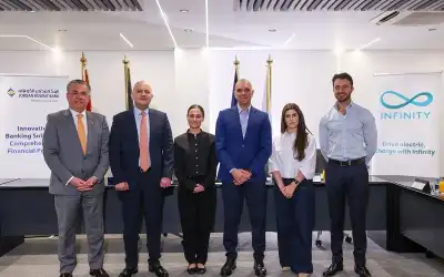 إزالة لوحات انتخابية مخالفة