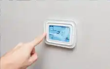 هل يوفر تشغيل مكيف الهواء طوال