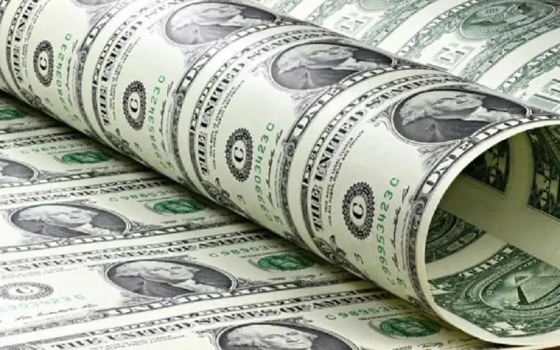 الدولار قرب أدنى مستوى في أسبوعين