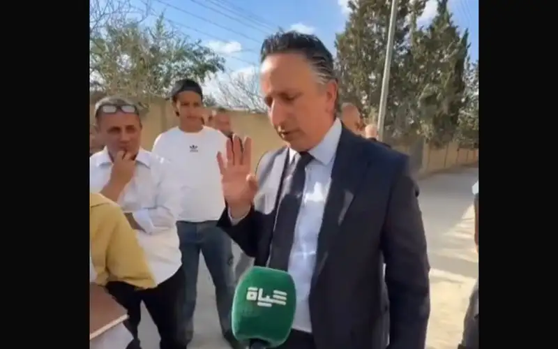السوسنة السوداء .. ليست الورقة بل