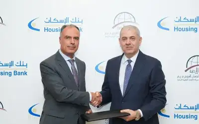 ضبط 14 مركبة محملة بمواد غذائية