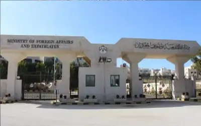 هل انتهى عصر الجراحين؟ روبوت شبيه