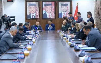 البستنجي: الإغلاقات أضرت بالشعب