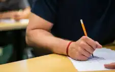 طstrongلبstrongة الثانوية العامة في الأردن يواصلون