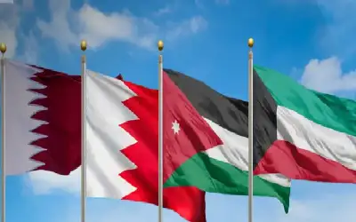 اخلاء 12 شخصا من شقة محترقة