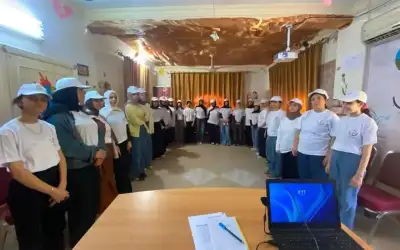 ورطت نفسي باختياري فلتنقذوني أيها الجبناء