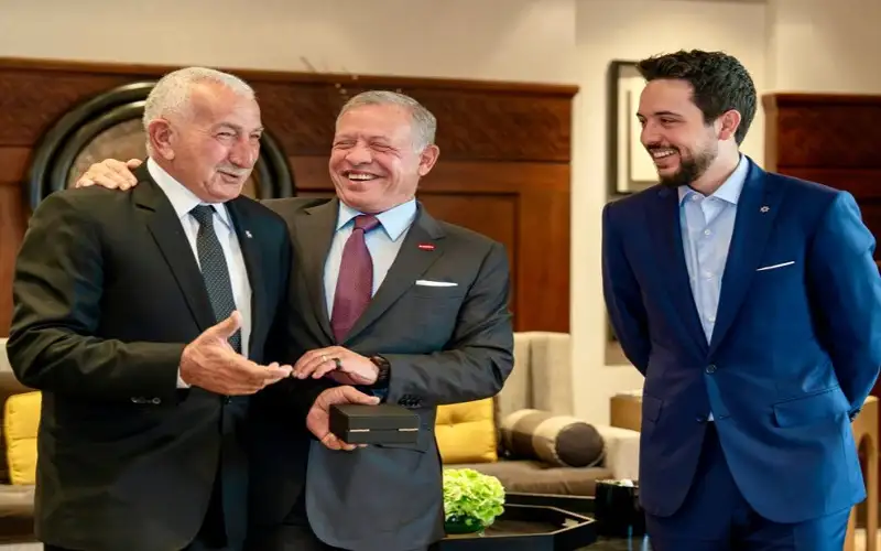 الملك ينعى الرائد المظلي المتقاعد سميح