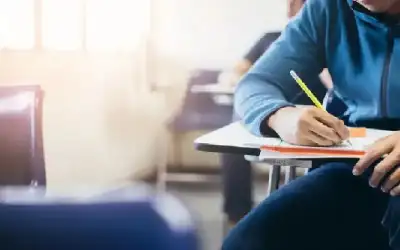 توقيف معلمين اثنين بإربد 15 يوما