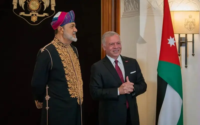 صحيفة نيسان ـ الملك وسلطان عمان يبحثان هاتفيا مجمل