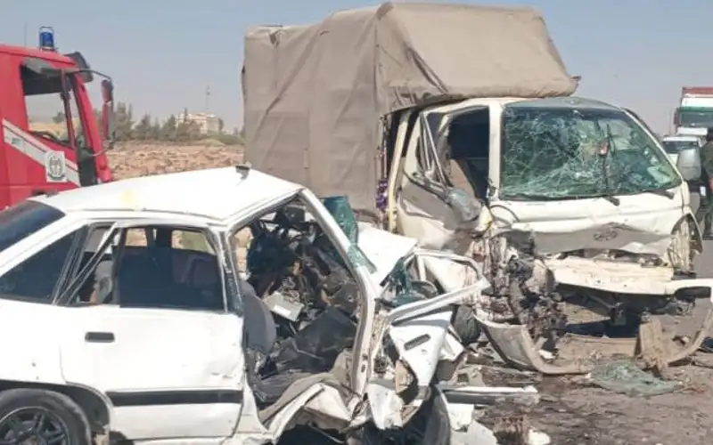 وفاتان و3 إصابات بحادث تصادم مروع