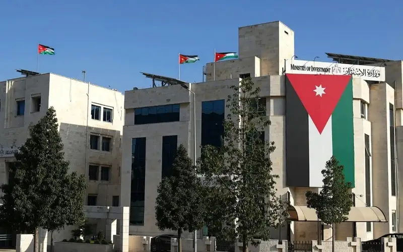 صحيفة نيسان ـ وزير الاستثمار: شركات تنقل أعمالها إلى