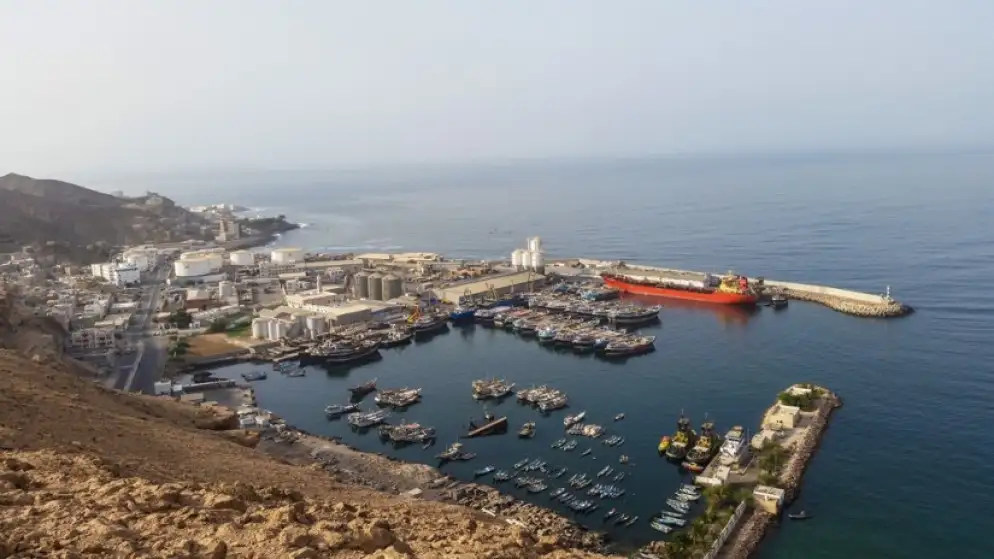 حرب إيران تتمدد إلى البحر الأحمر