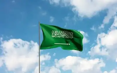 الدولار يهبط بعد هدنة الحرب.. والأسواق