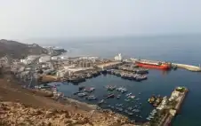 النفط يواصل انخفاضه مع توقف الهجمات