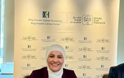 الملك لـ عباس: الأردن يقف بكل