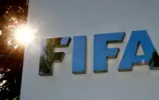 الاتحاد الأوروبي لكرة القدم يصوت بالإجماع