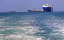 هيئة بحرية: ناقلة نفط أصيبت بـمقذوف