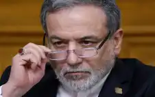رويترز: وstrongزيstrongر الخارجية الإيراني يحذر من